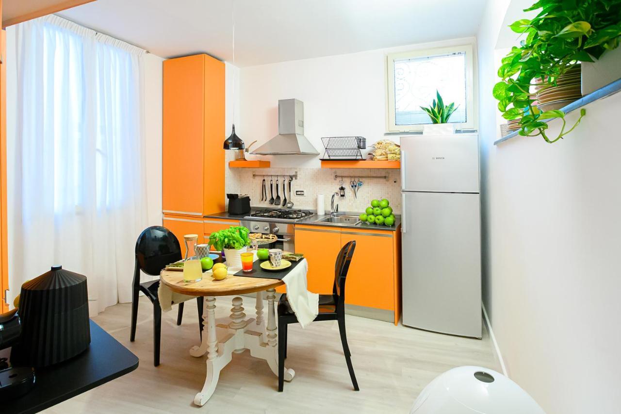 Nipare Suite - Dimore Partenopee Napoli Bagian luar foto