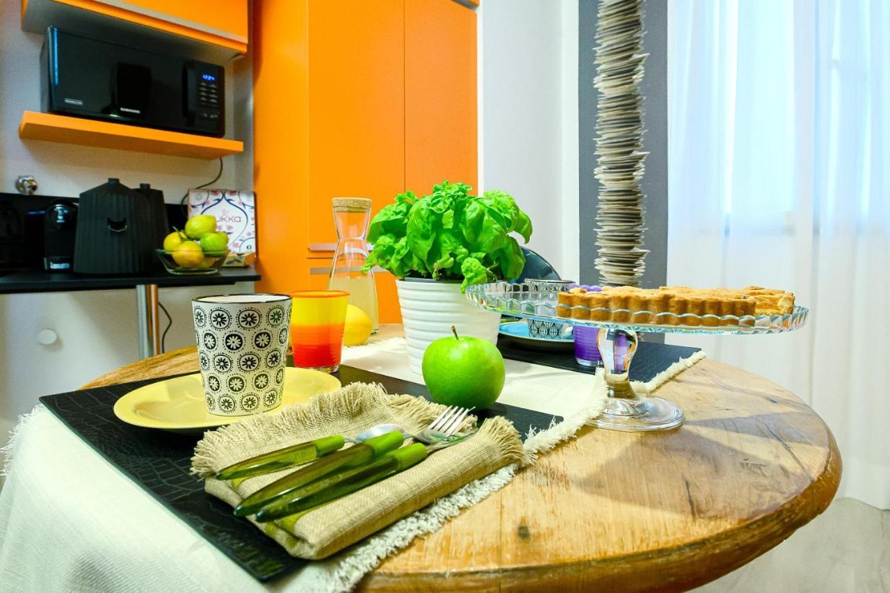 Nipare Suite - Dimore Partenopee Napoli Bagian luar foto