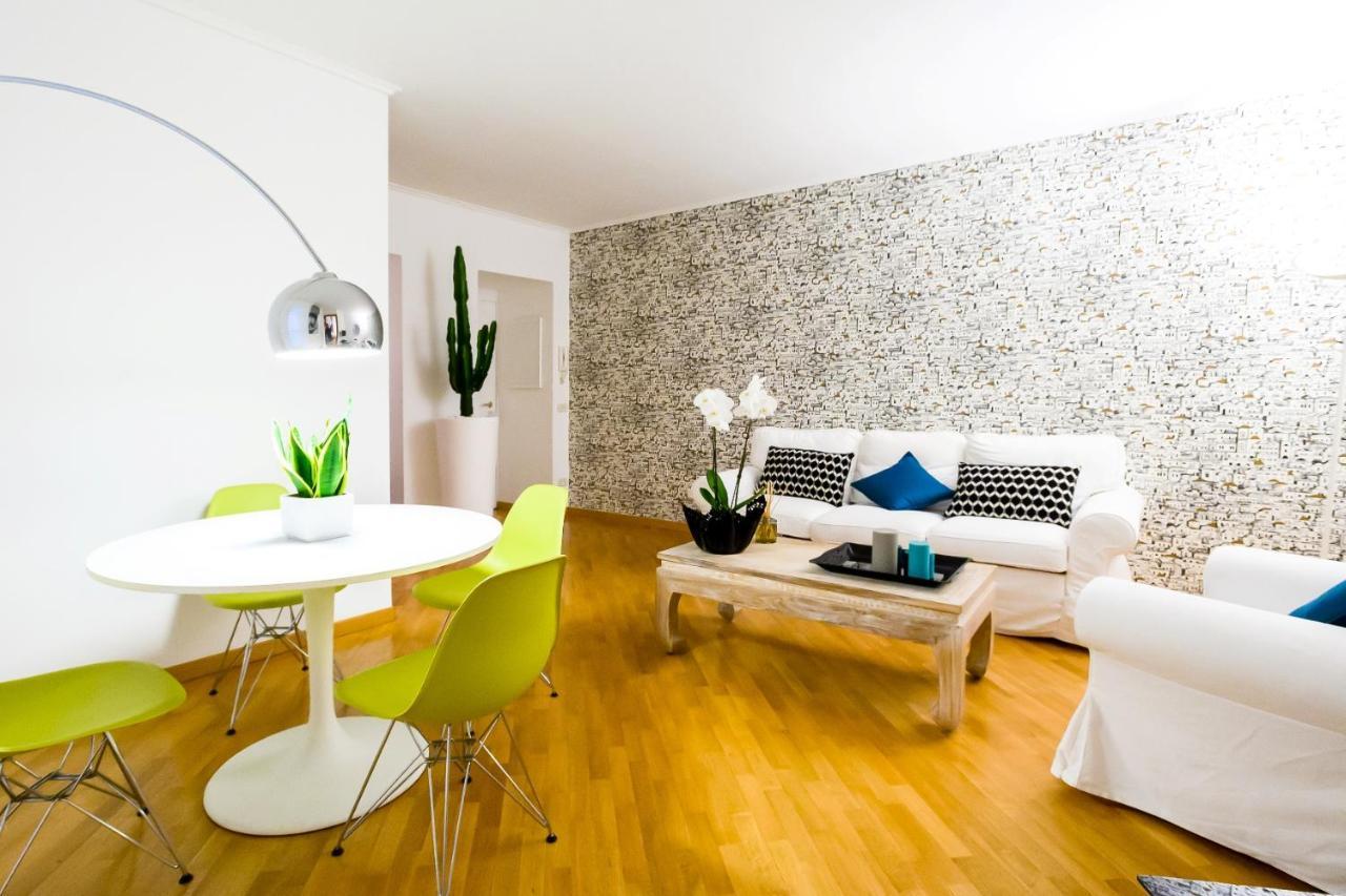 Nipare Suite - Dimore Partenopee Napoli Bagian luar foto