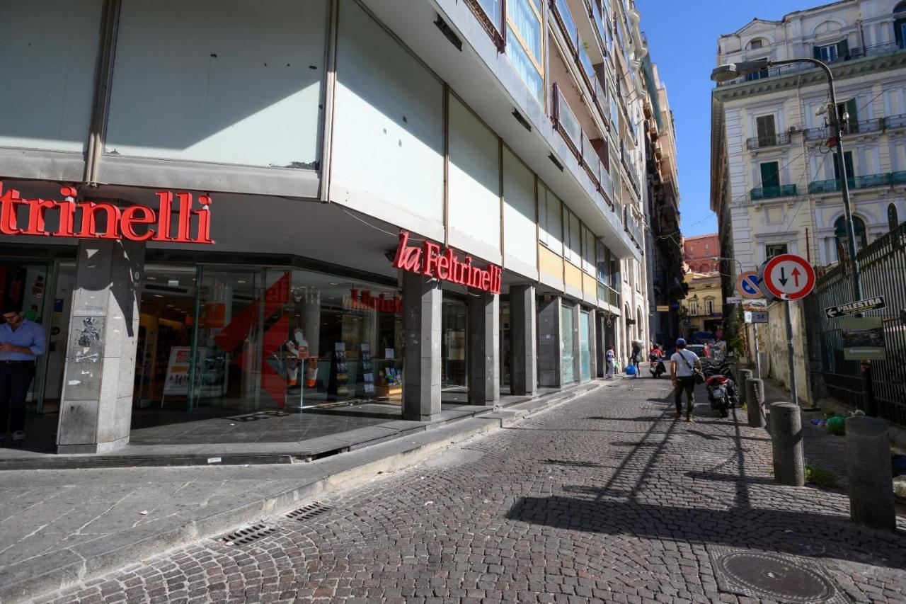 Nipare Suite - Dimore Partenopee Napoli Bagian luar foto