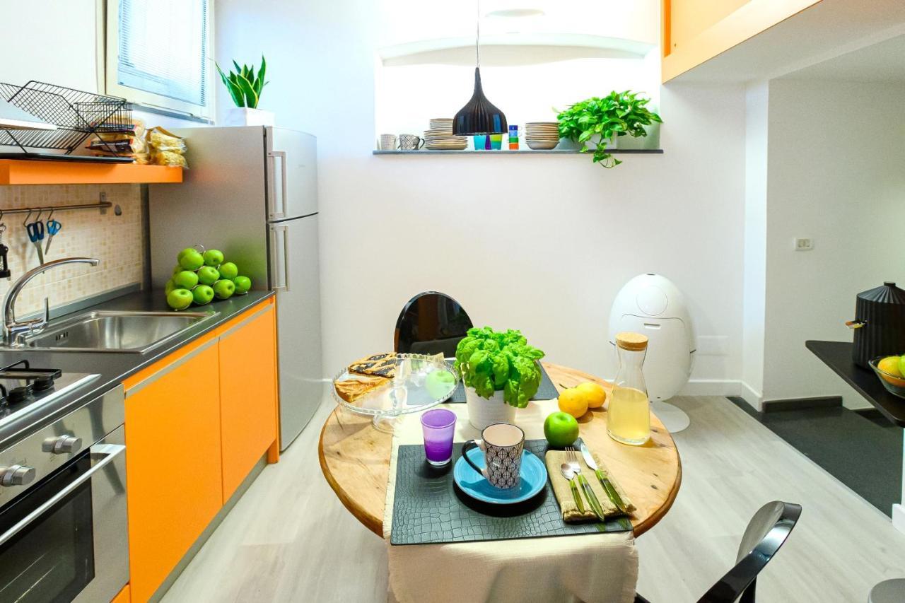 Nipare Suite - Dimore Partenopee Napoli Bagian luar foto