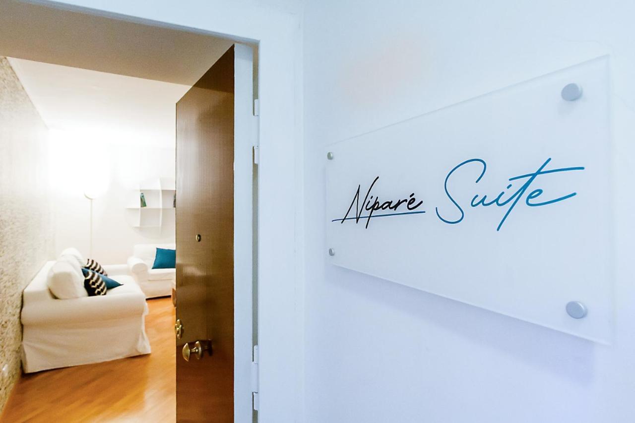Nipare Suite - Dimore Partenopee Napoli Bagian luar foto