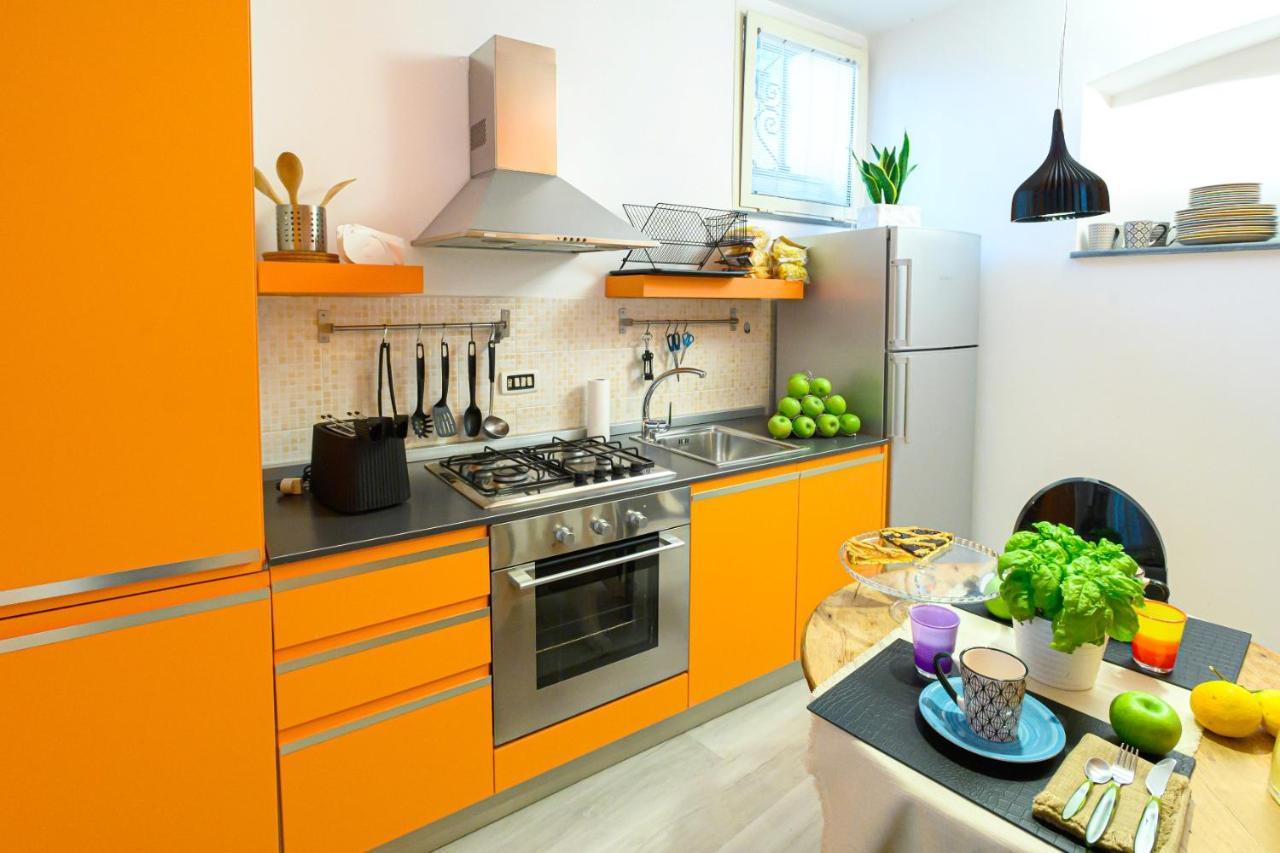 Nipare Suite - Dimore Partenopee Napoli Bagian luar foto