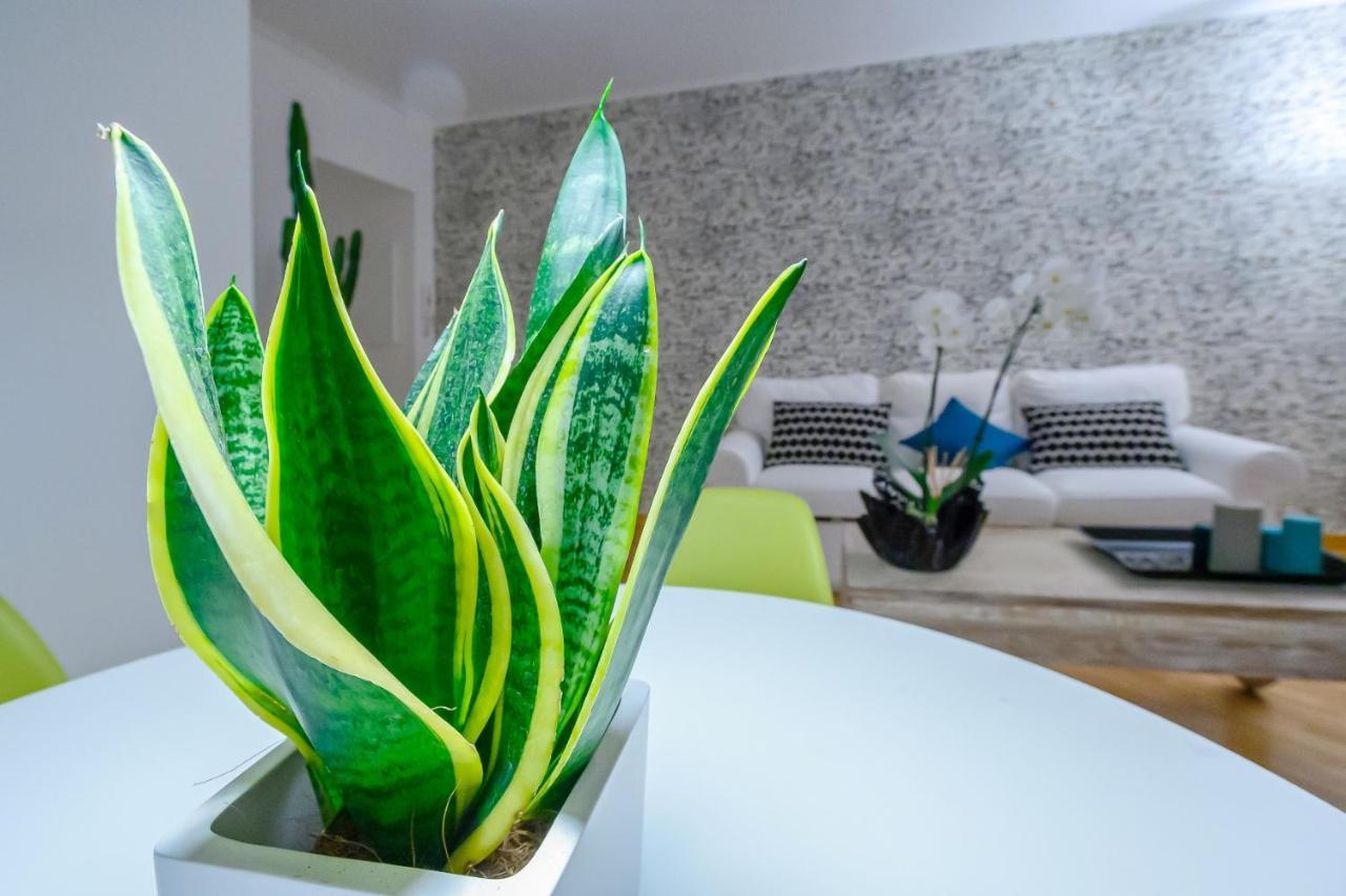 Nipare Suite - Dimore Partenopee Napoli Bagian luar foto