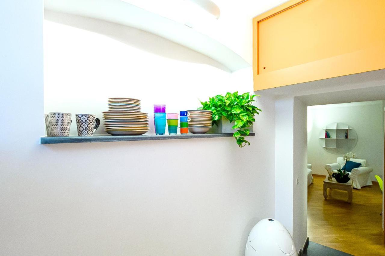 Nipare Suite - Dimore Partenopee Napoli Bagian luar foto