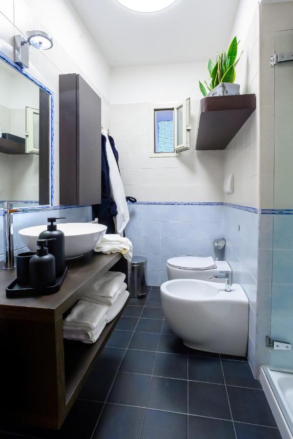 Nipare Suite - Dimore Partenopee Napoli Bagian luar foto