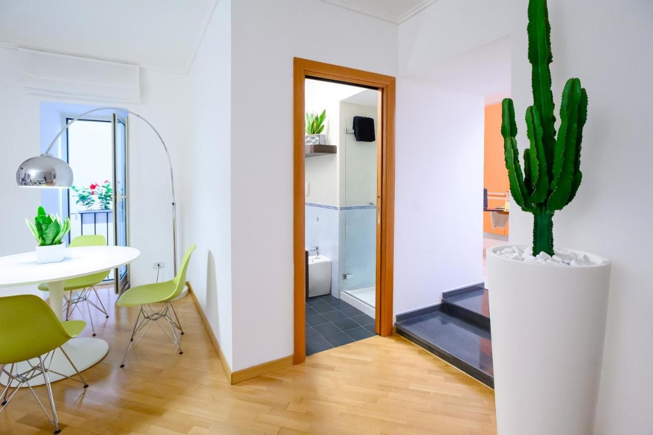 Nipare Suite - Dimore Partenopee Napoli Bagian luar foto