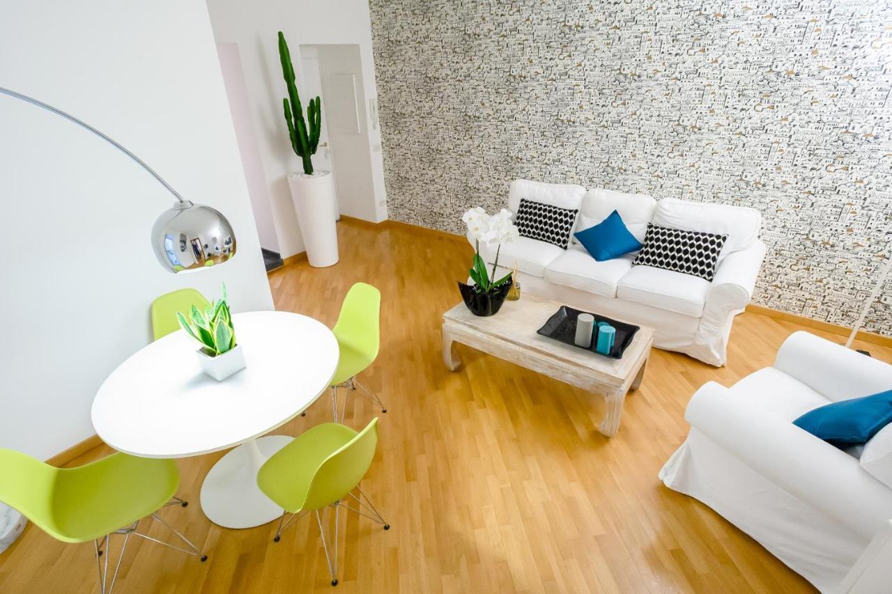 Nipare Suite - Dimore Partenopee Napoli Bagian luar foto